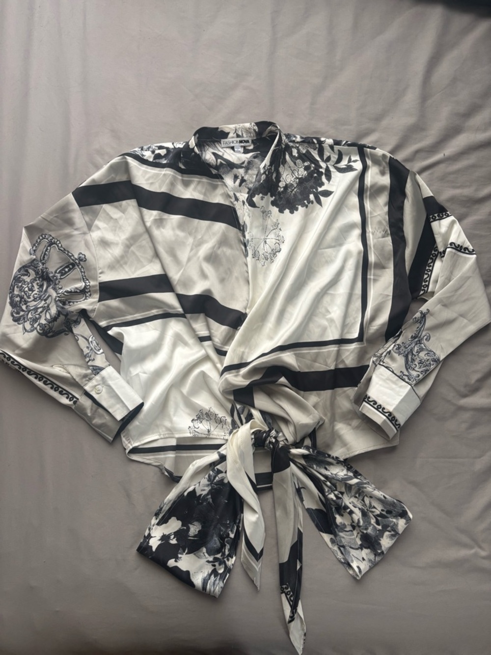 Fashion Nova Black & White Floral Stripe Tie-Front Blouse